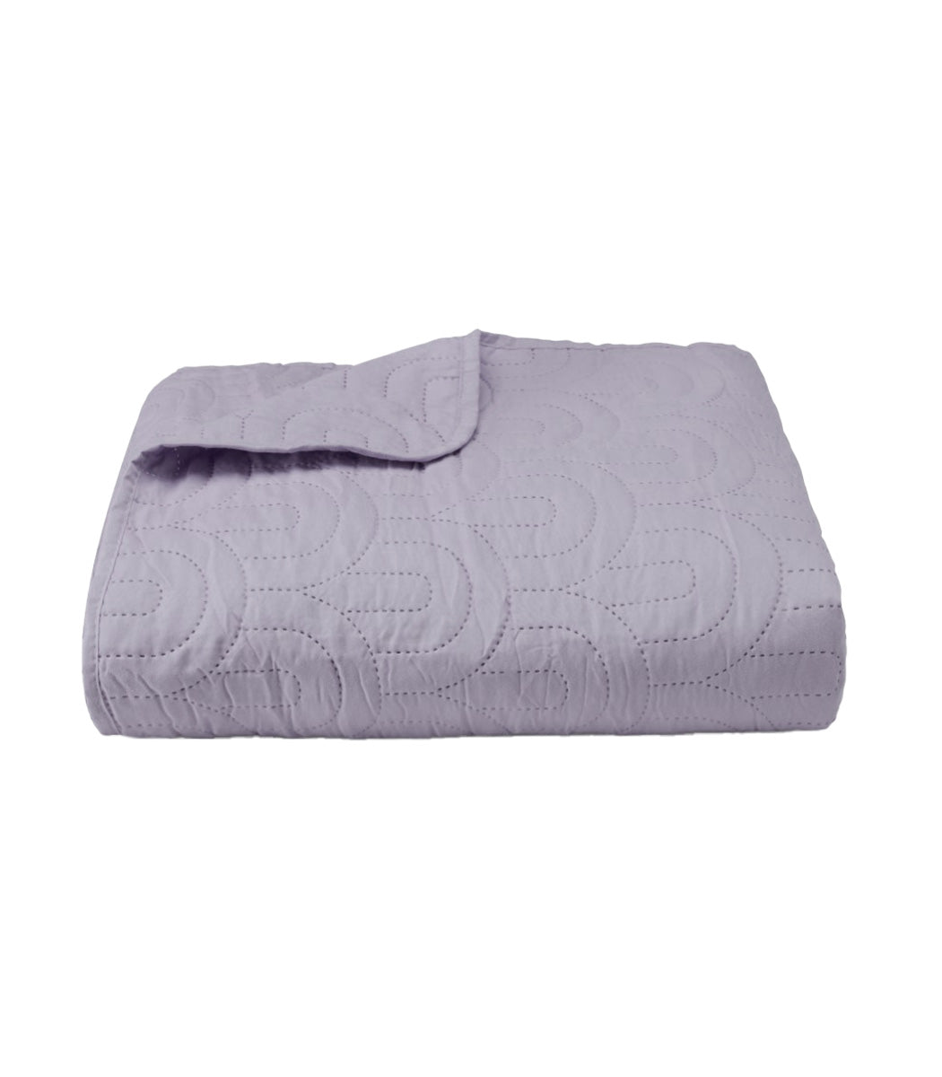 שמיכת קיץ, לוסי - לילך