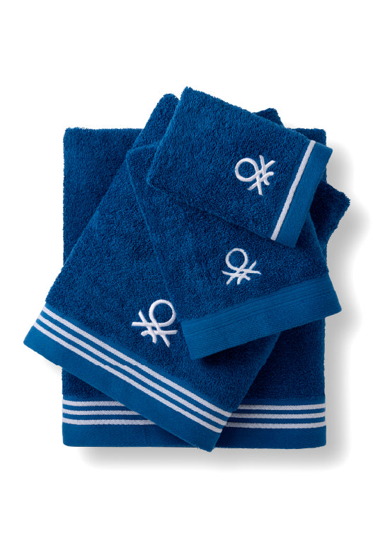 סדרת Classic Benetton , מגבות חלקות עם רקמת לוגו אלגנטית - כחול