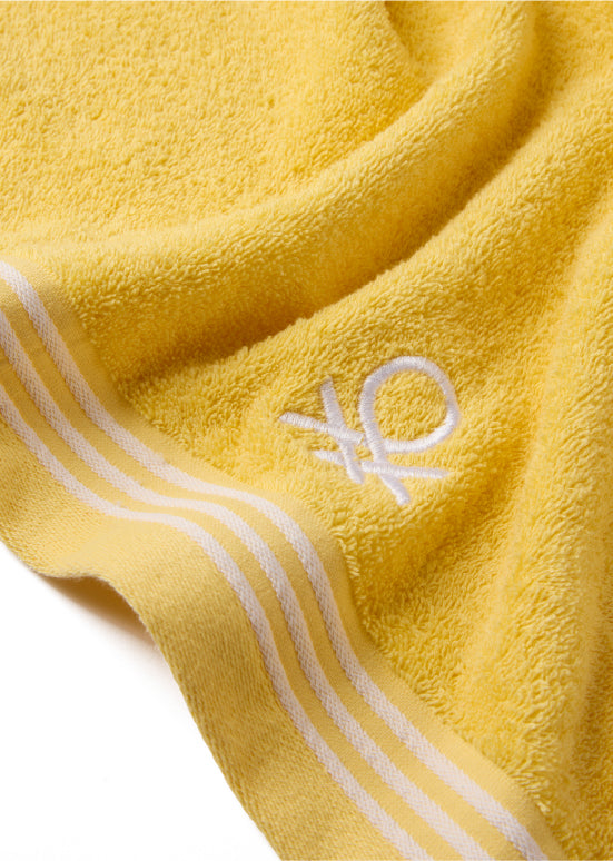 סדרת Classic Benetton , מגבות חלקות עם רקמת לוגו אלגנטית - צהוב