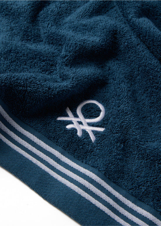 סדרת Classic Benetton , מגבות חלקות עם רקמת לוגו אלגנטית - פטרול