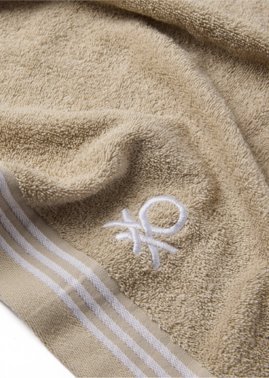 סדרת Classic Benetton , מגבות חלקות עם רקמת לוגו אלגנטית - אבן