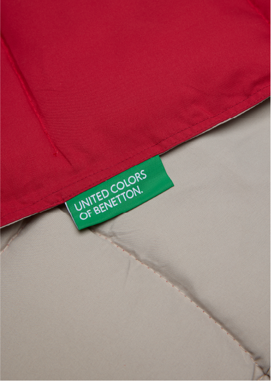 שמיכת מעבר דו־צדדית Benetton - אדום/אבן