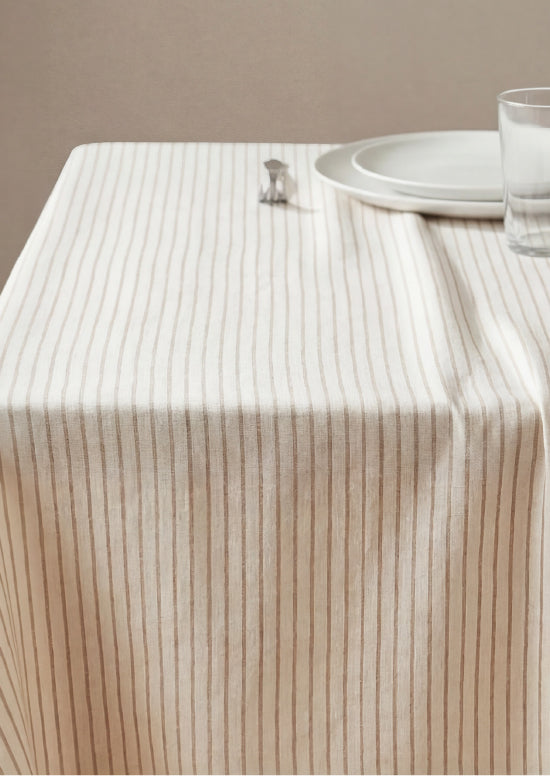 מפת שולחן, שובל - קרם