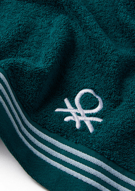 סדרת Classic Benetton , מגבות חלקות עם רקמת לוגו אלגנטית - ירוק