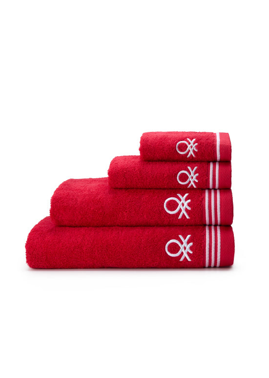 סדרת Classic Benetton , מגבות חלקות עם רקמת לוגו אלגנטית - אדום