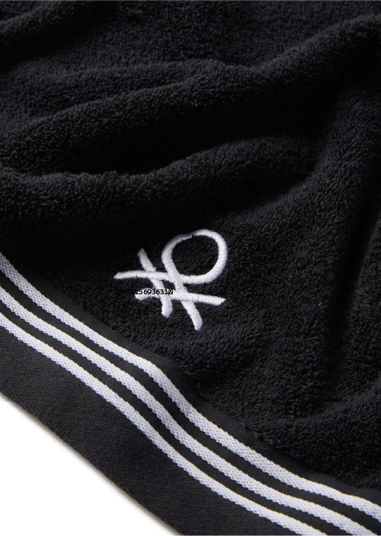 סדרת Classic Benetton , מגבות חלקות עם רקמת לוגו אלגנטית - שחור