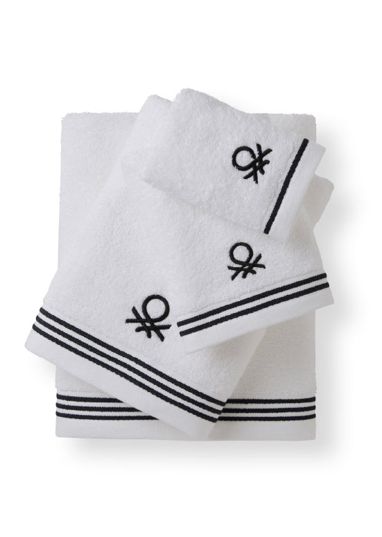 סדרת Classic Benetton , מגבות חלקות עם רקמת לוגו אלגנטית - לבן