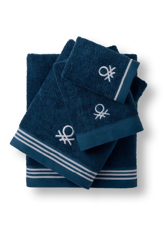 סדרת Classic Benetton , מגבות חלקות עם רקמת לוגו אלגנטית - פטרול