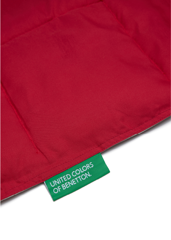 שמיכת מעבר דו־צדדית Benetton -  אדום/אבן