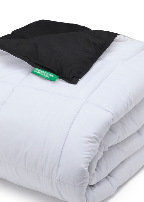 שמיכת מעבר דו־צדדית Benetton -  לבן/שחור